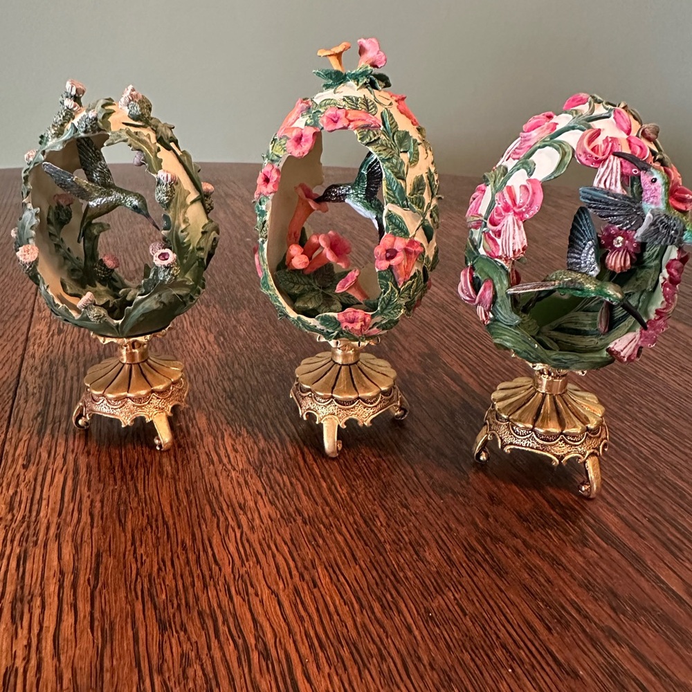 House of Fabergé Jewels in the garden hummingbird eggs.
